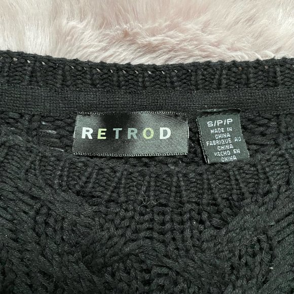 Black Retrod knit sweater with brass details - Picture 5 of 5